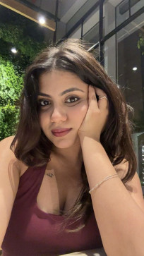 Smriti Tomar, 32, India