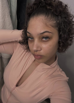 Paige, 25, United States