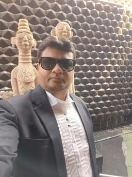 Meet, 40, India