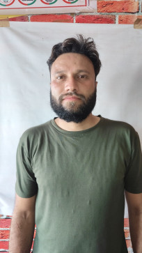 Alfej Ghanchi, 18, India