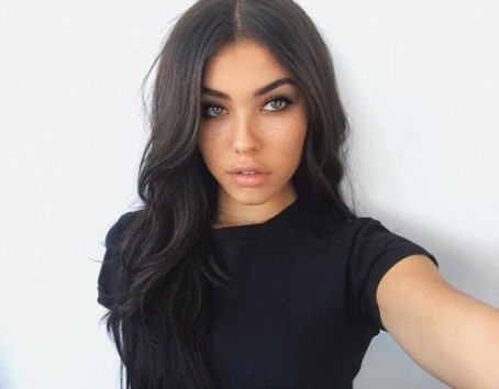 Angelina, 25, United States