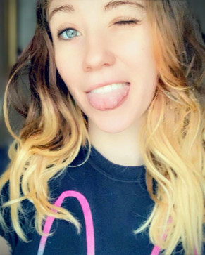 Kat Mayflower, 18, United States