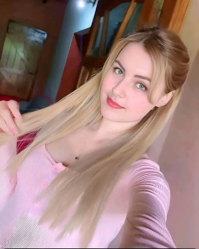 Xara Snap, 20, United States