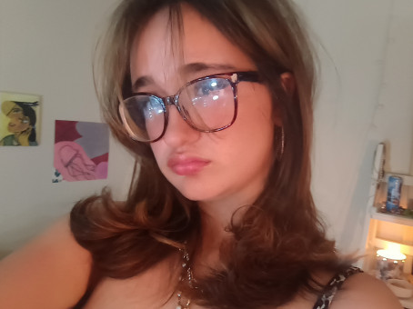 PrettyLiliana, 18, United States