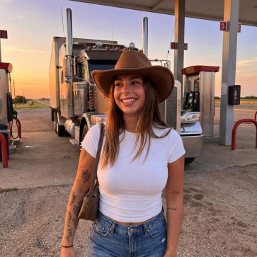 Anabella, 39, Australia