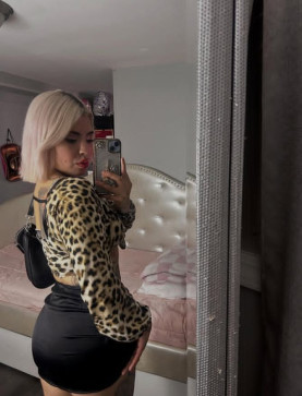Armstrong Isabella, 32, United States