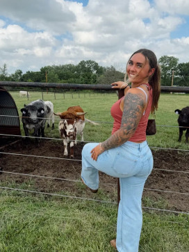 Abby, 25, United States