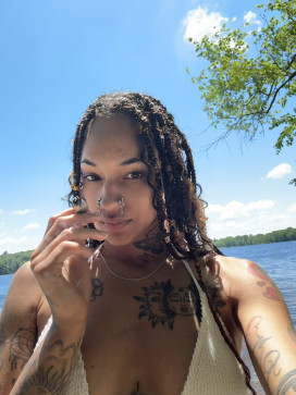 Emilia, 28, United States