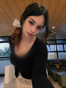 Isabella, 32, United Kingdom