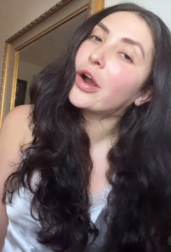 Laura, 28, United States