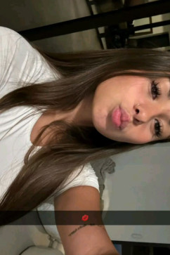 Sophie R, 18, United States