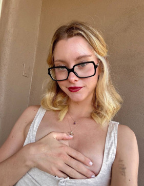 Emma, 23, United States
