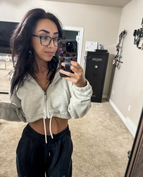 Parrish Esther, 32, United States