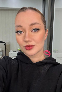Linda Jessica, 18, United States