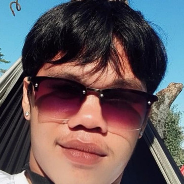 Johnrex Llagas, 18, Philippines