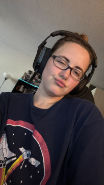 Amanda Mary, 29, United States