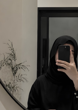 Sumeya, 22, United Kingdom