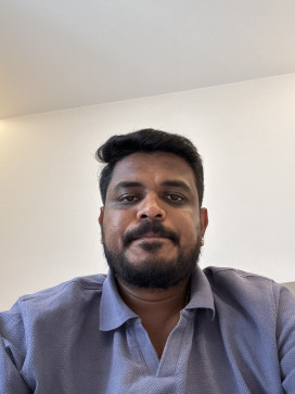 Sreeni, 28, Italy