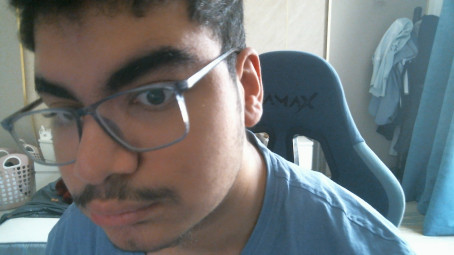 Hassan, 18, Spain