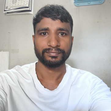 Saxhin, 30, India