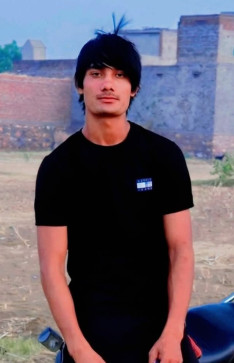 Naseem Pahat, 18, India