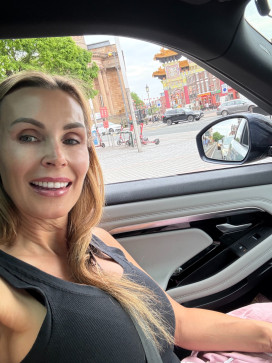 Linda Fella, 45, United States