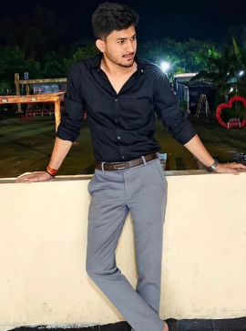 John, 18, India