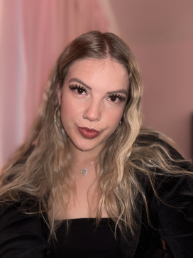 V, 25, Canada