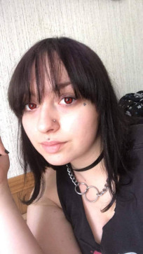 Dess Nicole, 23, United States