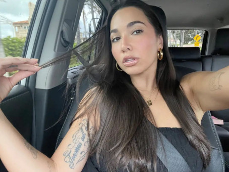 Millie Jane, 33, United States