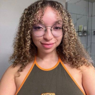Anna Rivas, 18, United States