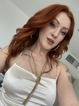 Zoey, 32, United States