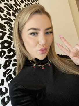 Evelyn Jake, 35, United States