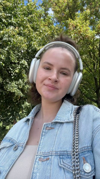 Clara, 33, United States