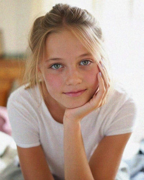 Miina, 18, Finland