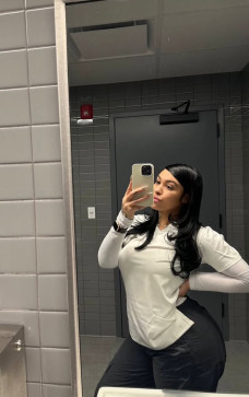 Regina, 30, Canada