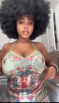 Clara, 25, United States