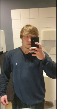 ManintheSuit, 28, United States