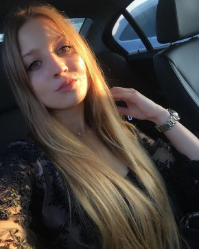 Samantha, 23, United States