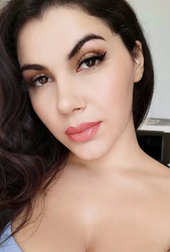 Emma, 35, Canada
