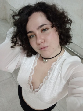 Anicuta, 34, United Kingdom