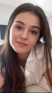 Laura, 32, United States