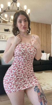 Arina Wright, 31, United Kingdom