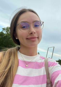 Clara, 28, United States