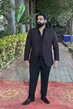 Aakash Thakur, 32, India