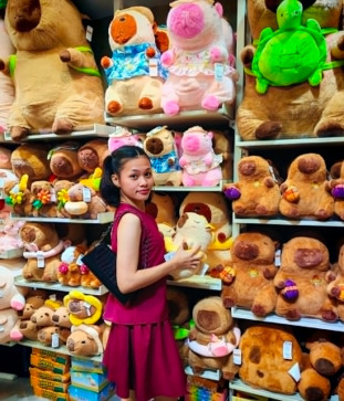 Riee, 20, Philippines
