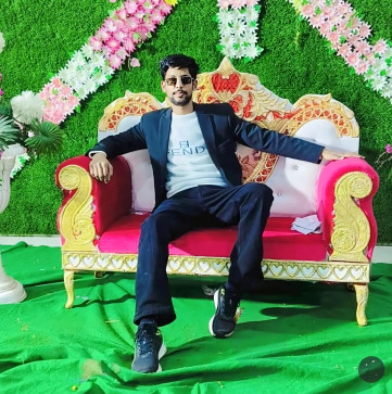 Mohit Khanuja, 18, India