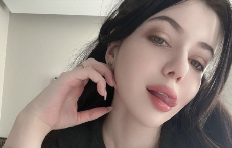 Olivia, 22, United States