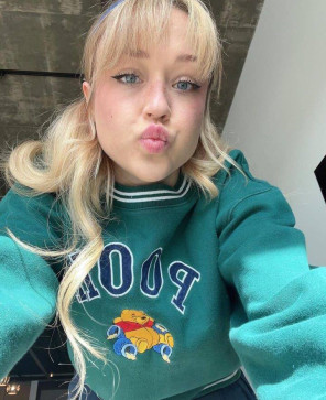 Elle Nichole, 25, United States