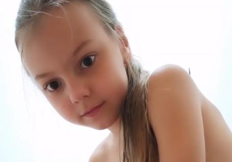 Clara, 18, Sweden